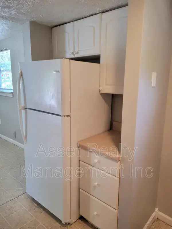 Rent Duplex 3BR 2BA Apartment Unit in South Knoxville with Fireplace