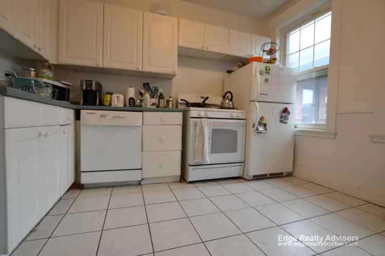 Rent Apartment in Cleveland Circle Three Bed with Renovated Kitchen