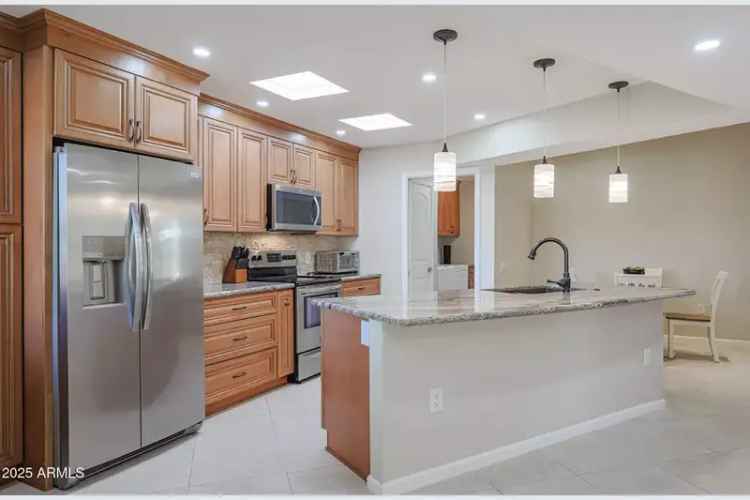 Buy condo in Sun City Arizona with modern features and remodeled interior