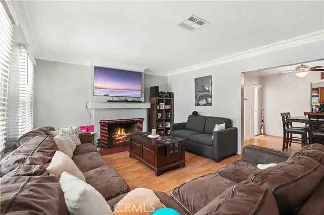 House For Sale in 5620, Cartwright Avenue, Los Angeles, California