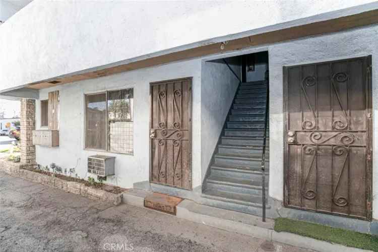 House For Sale in Los Angeles, California