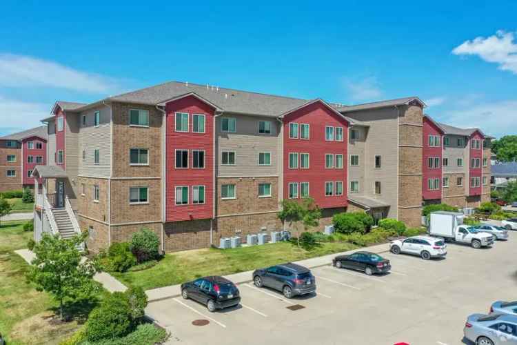 Luxury Rentals Apartments Near UI Campus in Coralville