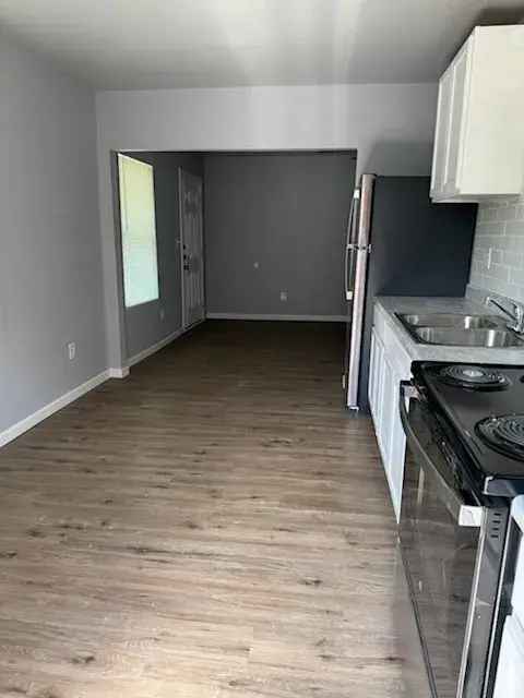 Rent Beautifully Renovated Apartment Unit in Flour Bluff