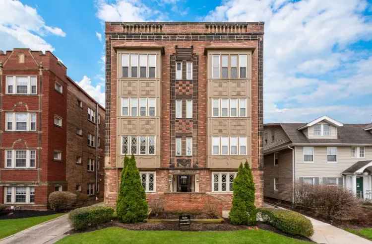 Rent Apartments in Cleveland Heights Featuring Manstan Apartments