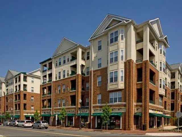 Apartment Rent in Olde Towne Gaithersburg with Upscale Features