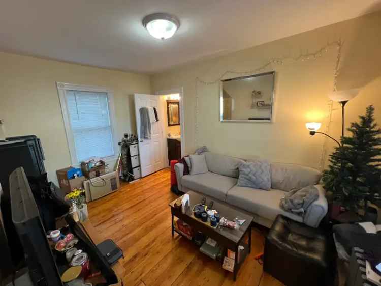 Rent Apartment Unit in Porter Square with Modern Amenities and Low Costs