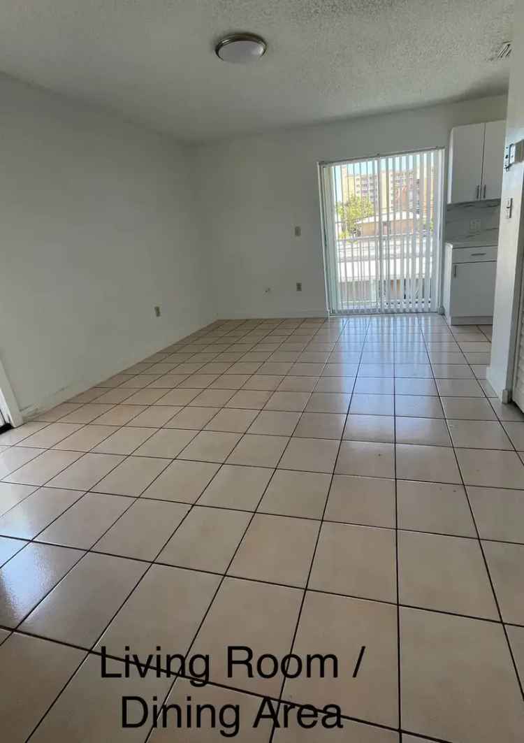 Rent Large 2 Bedroom Apartment in Downtown Miami Area with Modern Features