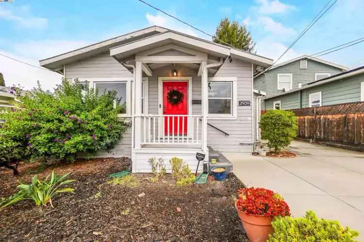 Buy Bungalow in a Close-Knit Neighborhood with Spacious Lot and Upgrades