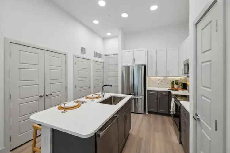 Rent apartments in Houston with hardwood flooring and resort-style amenities