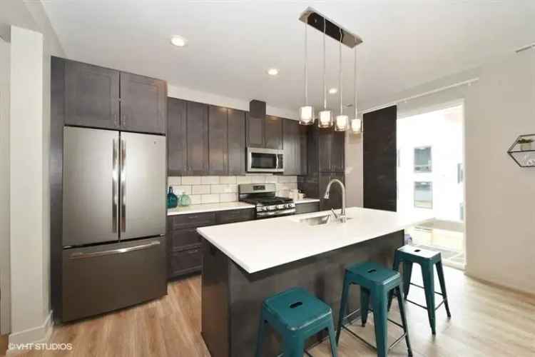 Rent Modern Apartments in Downers Grove with Upscale Amenities