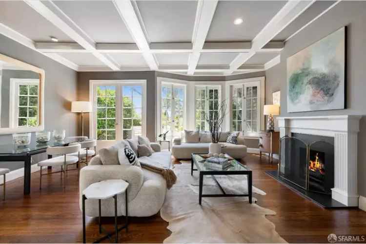 Buy Condo in Pacific Heights with Outdoor Patio and Elegant Features