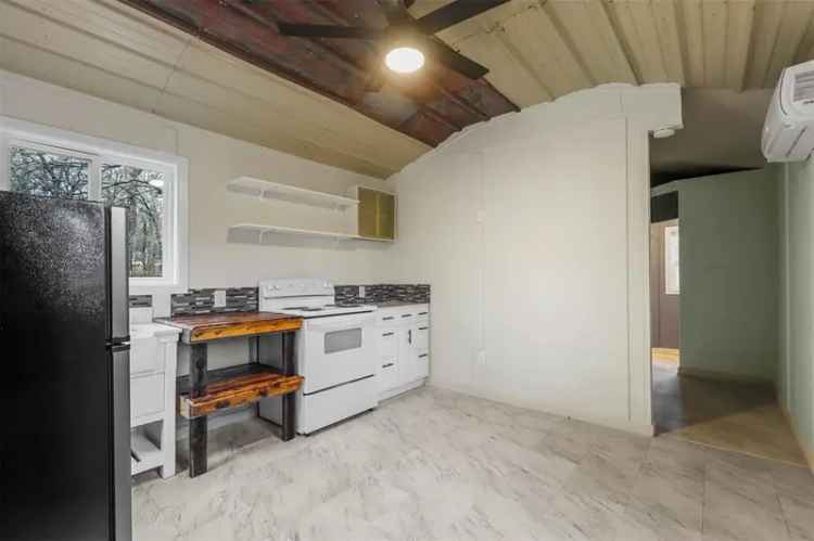 Rent Charming Tiny Home with Spacious Outdoor Space in Azle