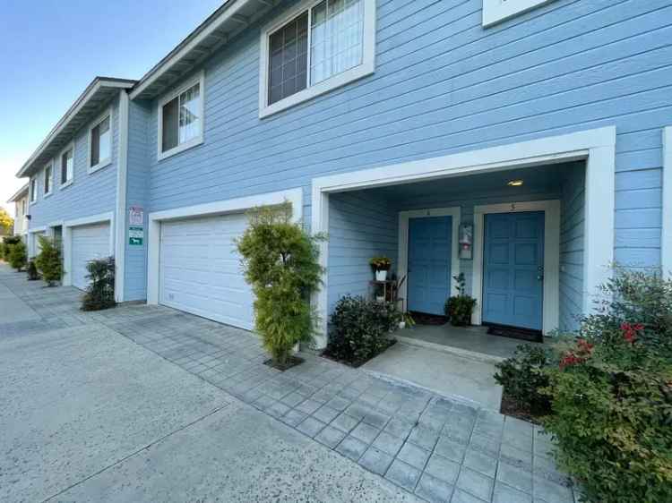 Rent 3 Bedroom Townhouse with Garage in Cypress