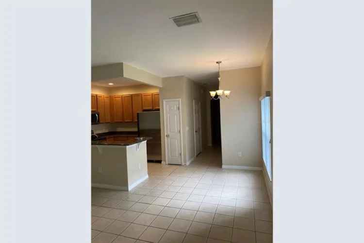 Rent 3 Bedroom Townhome in Dunedin with Modern Features and Garage