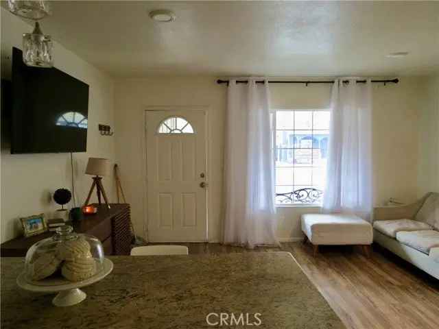 House For Sale in Long Beach, California