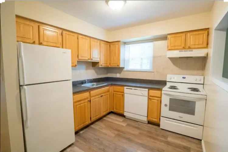 Rent Apartment in Wynnewood Greens