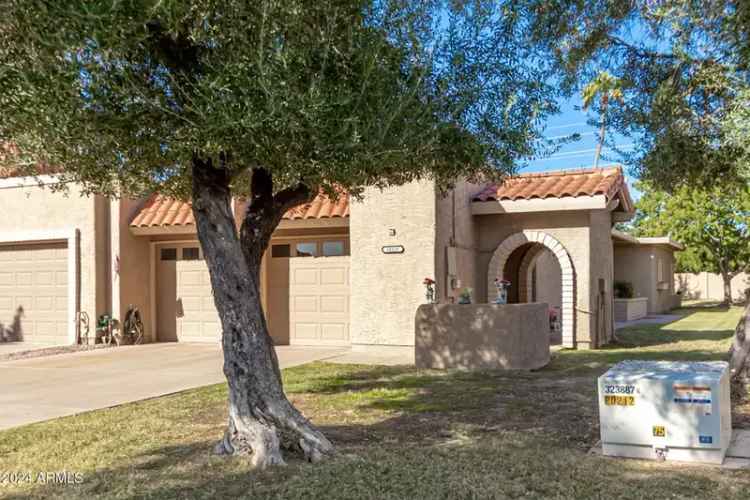 Buy townhouse in Sun Lakes with 2 bedrooms and community amenities