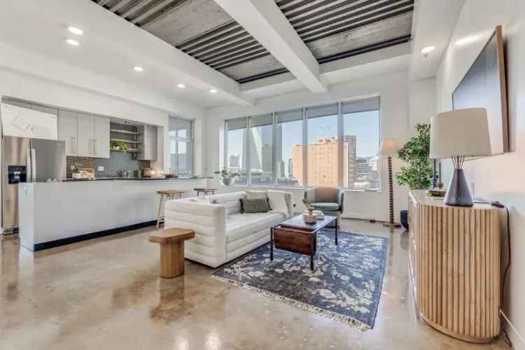 Rent Upscale Apartments in Downtown Dallas with Modern Amenities