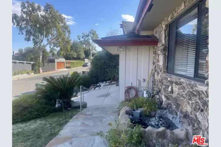 House For Sale in 2027, Westridge Road, Los Angeles, California