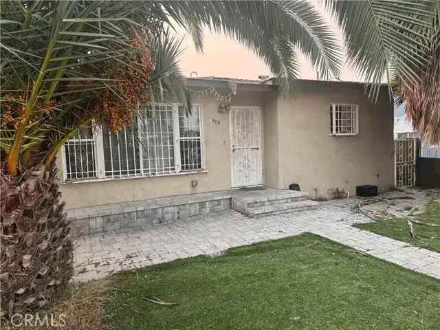 House For Sale in 958, East 104th Street, Los Angeles, California