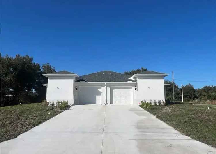 Rent 3 Bedroom Duplex in Buckingham FL with Spacious Garage