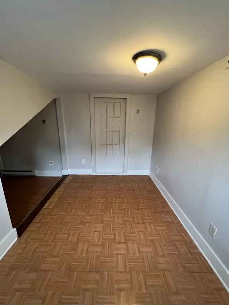 Rent 6 Bedroom Apartment Near Downtown Campus with Spacious Backyard