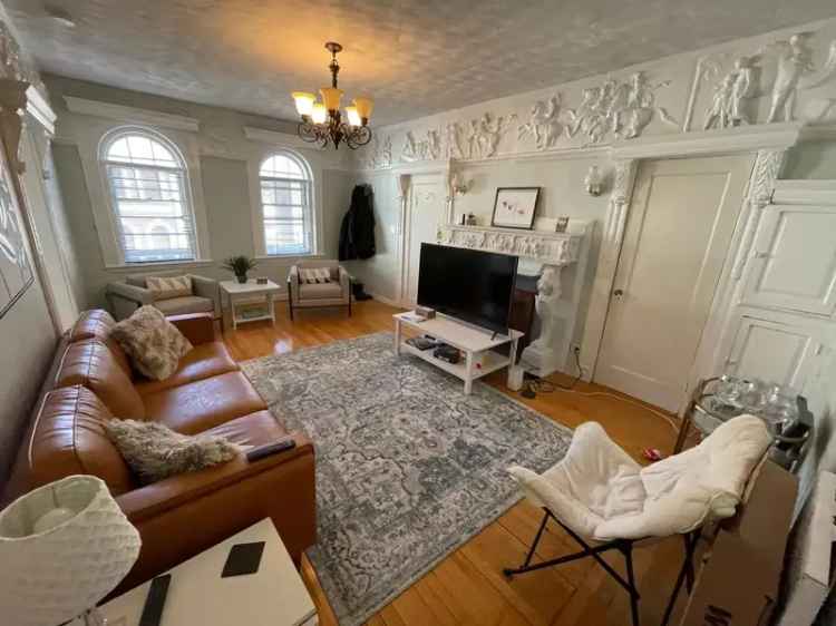 Rent Apartments with 3 Bedrooms and Parking Near Brookline