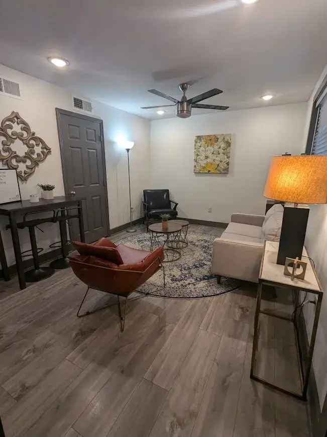 Rent Apartment Unit in Vibrant Urban Setting Near Fisk University