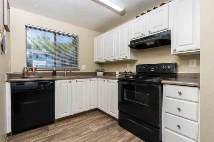 Rent Apartments at Copper Ridge in Renton with Premium Amenities