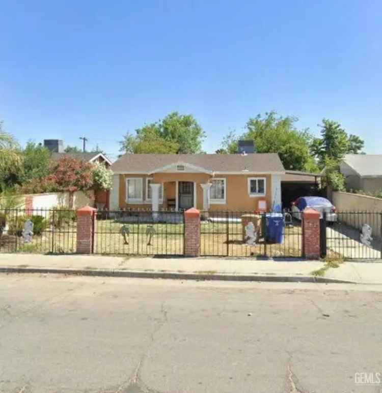 House For Sale in Bakersfield, California