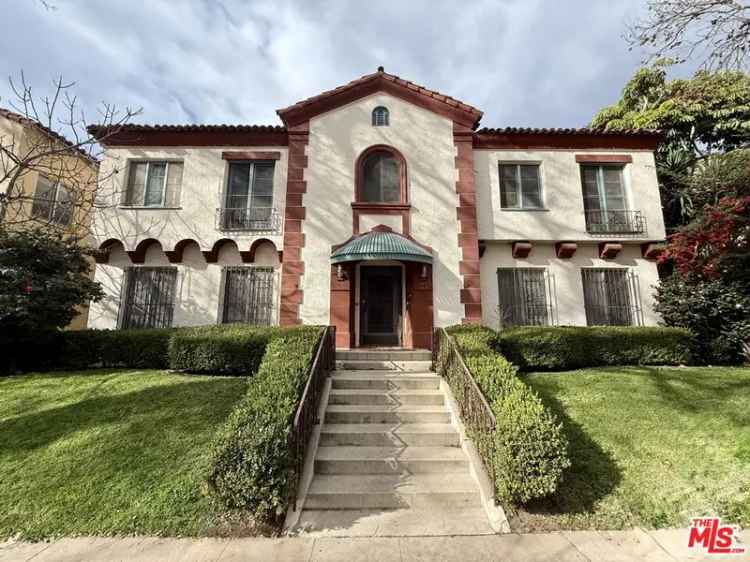 House For Sale in 161, North Sycamore Avenue, Los Angeles, California