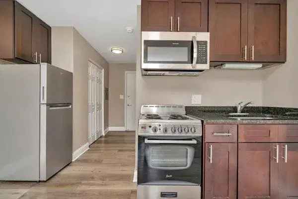 Rent Apartments in Mundelein with Modern Features and Park-Like Setting