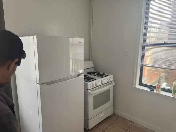 Rent Apartment Unit Near Trains and Park with Hardwood Floors