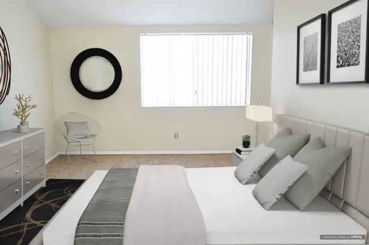 Rent Comfortable Apartments in Burbank Village near Los Angeles