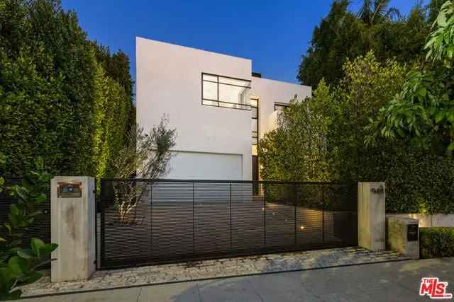 House For Sale in 944, North Laurel Avenue, Los Angeles, California