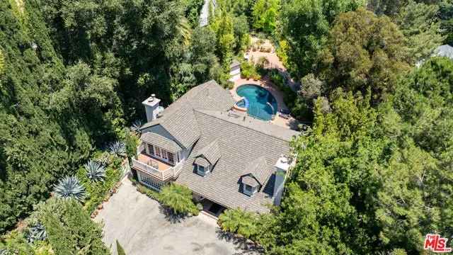 House For Sale in 9825, Melinda Drive, Beverly Hills, California