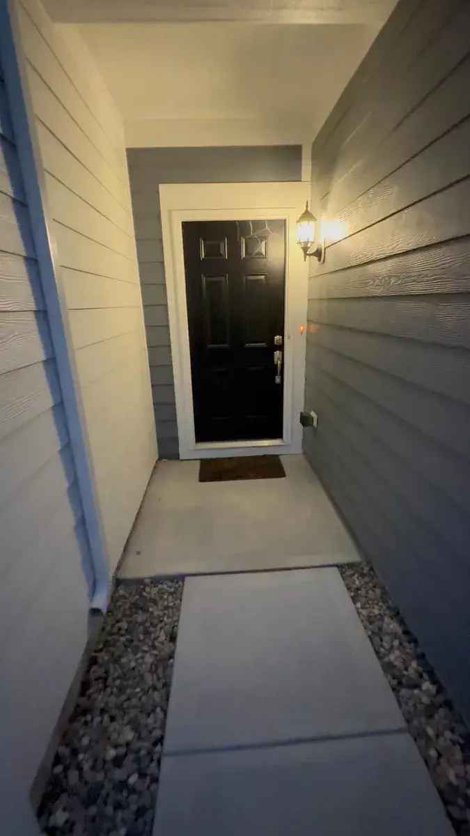 Rent Townhouse in Fishers Area with Convenient Location and Amenities