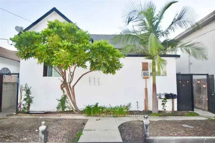 Buy Triplex in San Pedro with Bonus Studio and Private Garages