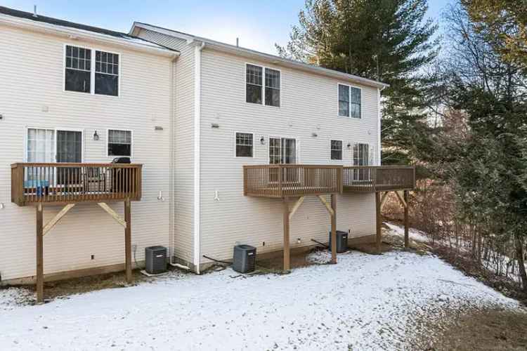 Rent Bright Stylish 2 Bedroom Condo with Garage in Norwich CT