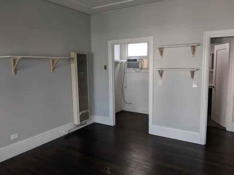 Rent Remodeled Apartment Near MacArthur BART