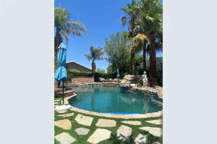 Buy Detached Home with Pool and Spa in Palm Desert Luxury Community