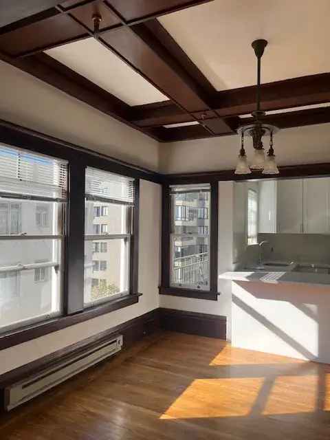 Rent Spacious Apartment in Nob Hill with Fresh Renovations and Courtyard