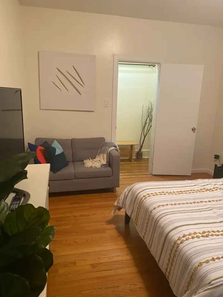 Rent Apartment Unit with Elevator and Laundry Near 1 Train Line