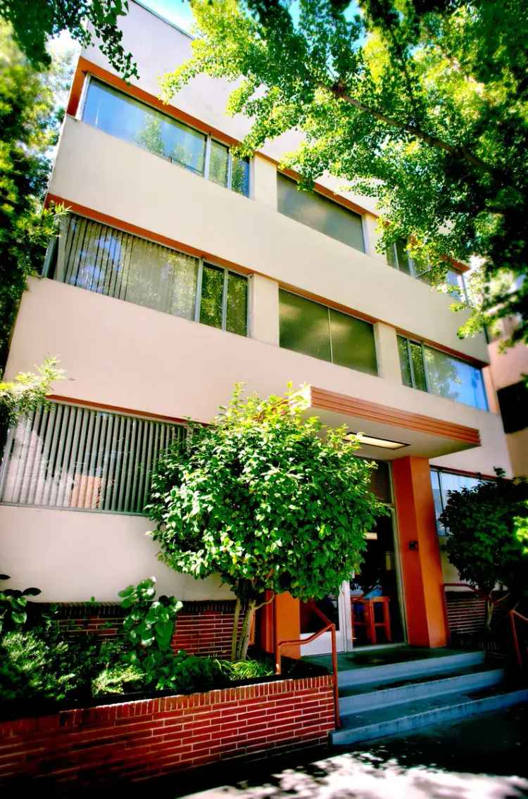 Rent Apartment in Art Deco Building Near Capitol Park and East End Complex