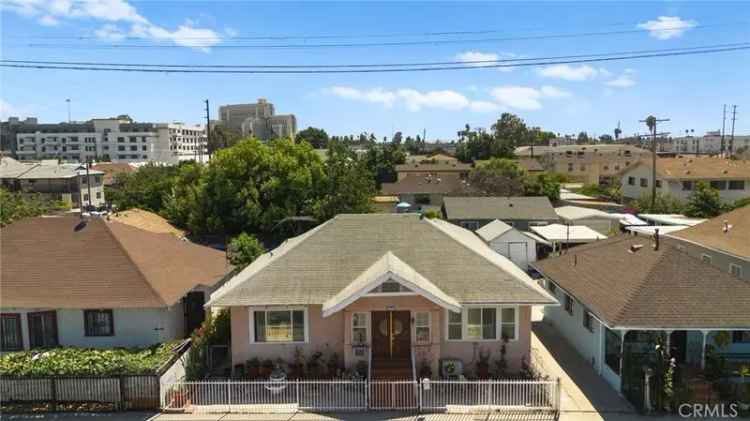 House For Sale in 2922, Darwin Avenue, Los Angeles, California