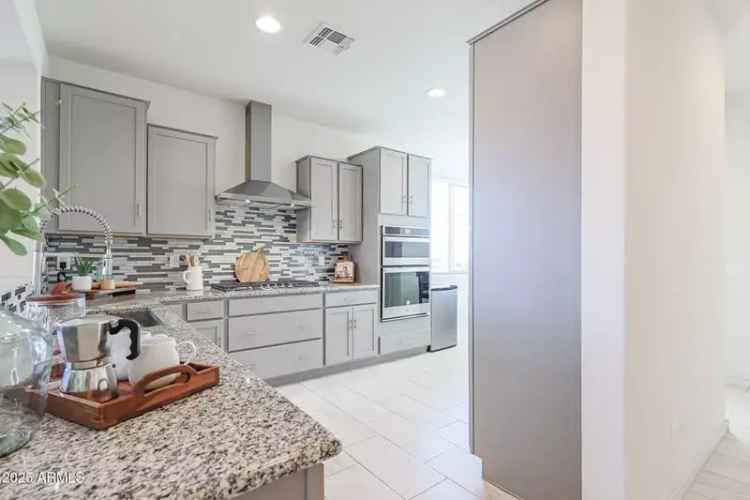 Buy Home in Vista de Montana with 3 Bedrooms and Gourmet Kitchen