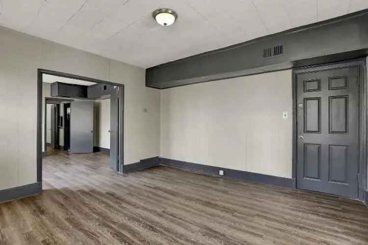 Rent Apartment Unit with Wood Floors in Cooper-Young