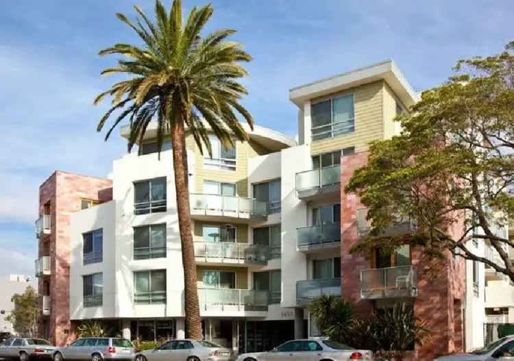 Rent Apartments in Santa Monica with Modern Finishes and Coastal Charm