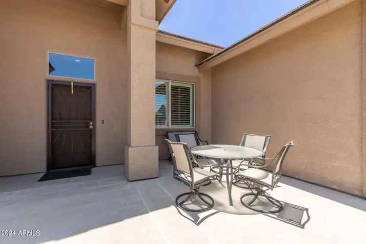 Rent beautiful residence 2 bed 2 bath den in Sunland Springs Village