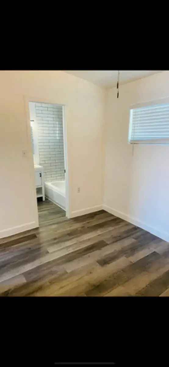 Rent Beautifully Renovated Apartment Unit in Downtown Location